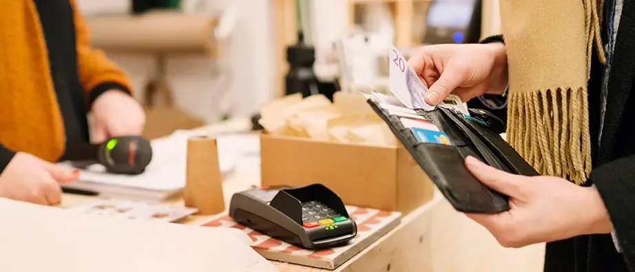 Vad är en konsument enligt lagar och myndigheter?